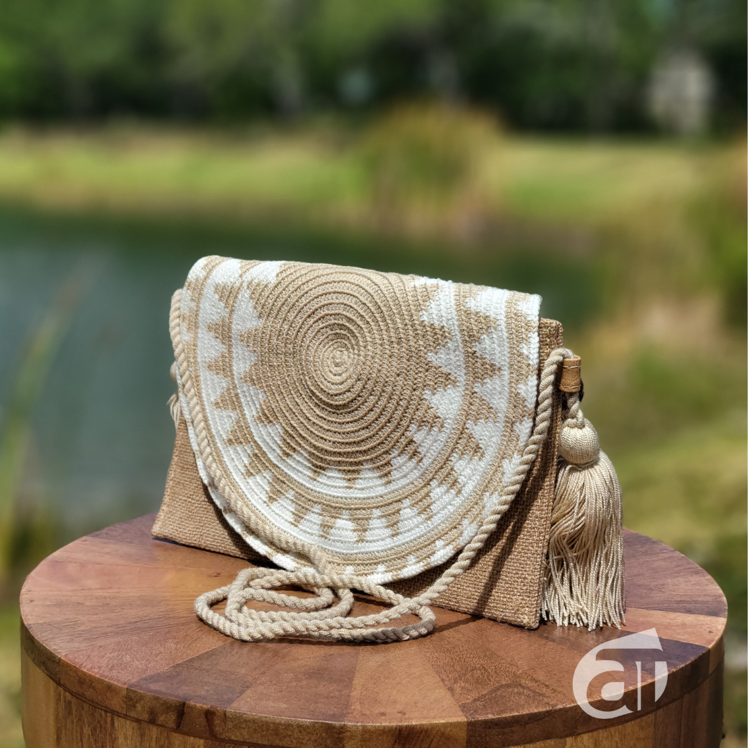 Natural Straw Crochet Bag with Wooden Handle Purse