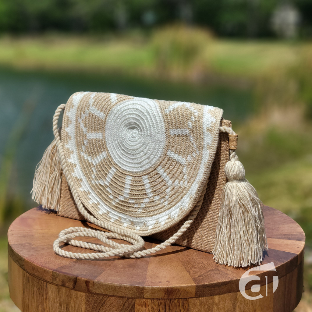 Coco Crochet Straw Clutch with Raw Fringe Trim – Shebobo